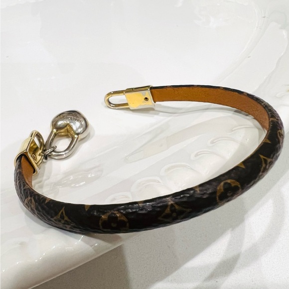 100 % Autentic Louis vuitton crazy in lock bracelet. - Picture 5 of 7